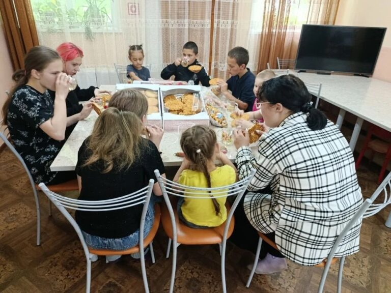 Благотворительная акция в «БУ ОО Социально‑реабилитационного центра для несовершеннолетних «Луч»